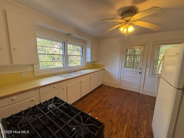 323 N 18th Street, Wilmington, NC 28405