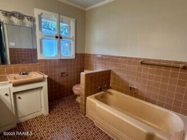 208 Colonial Drive, Lafayette, LA 70506