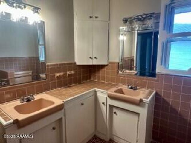 208 Colonial Drive, Lafayette, LA 70506