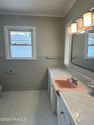 208 Colonial Drive, Lafayette, LA 70506