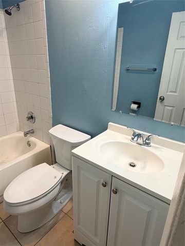 2409 13TH STREET W 2, Bradenton, FL 34205