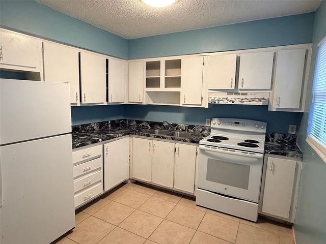 2409 13TH STREET W 2, Bradenton, FL 34205