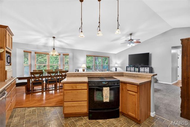 24 Rhett Butler Drive, Hillsboro, MO 63050