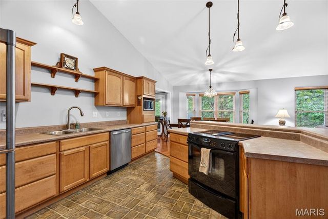 24 Rhett Butler Drive, Hillsboro, MO 63050