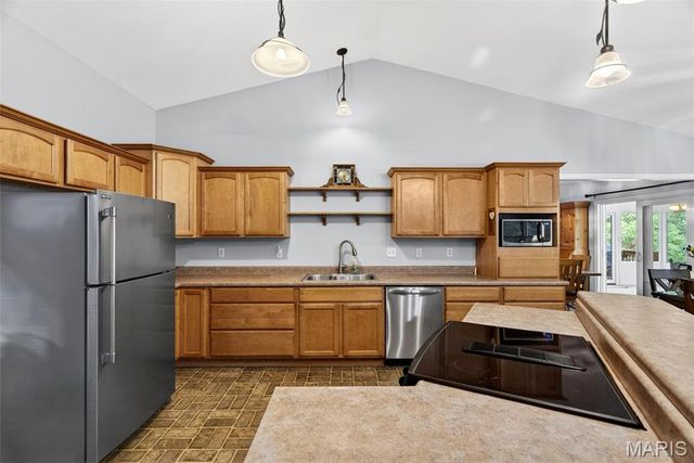 24 Rhett Butler Drive, Hillsboro, MO 63050