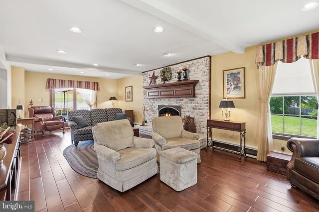 63 W LINFIELD TRAPPE RD, Royersford, PA 19468