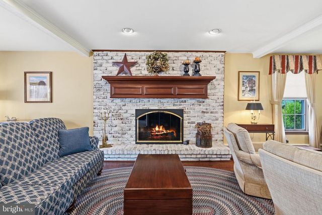 63 W LINFIELD TRAPPE RD, Royersford, PA 19468