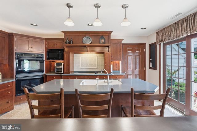 63 W LINFIELD TRAPPE RD, Royersford, PA 19468