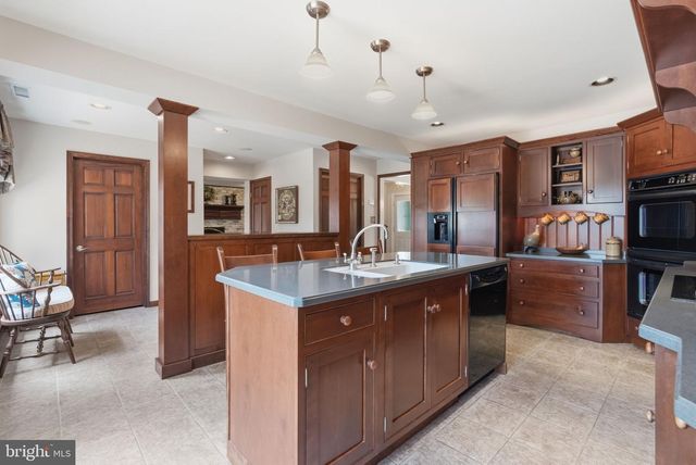 63 W LINFIELD TRAPPE RD, Royersford, PA 19468