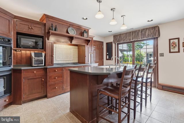 63 W LINFIELD TRAPPE RD, Royersford, PA 19468