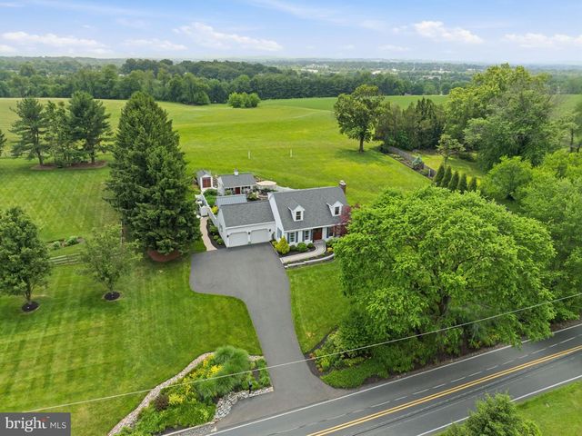 63 W LINFIELD TRAPPE RD, Royersford, PA 19468