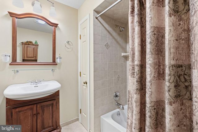 63 W LINFIELD TRAPPE RD, Royersford, PA 19468