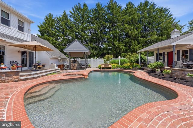63 W LINFIELD TRAPPE RD, Royersford, PA 19468