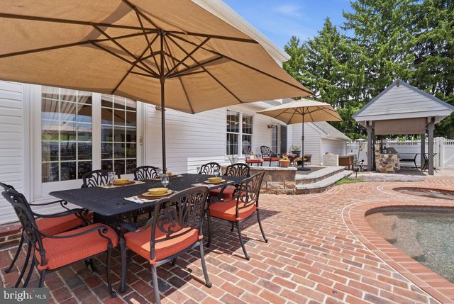 63 W LINFIELD TRAPPE RD, Royersford, PA 19468