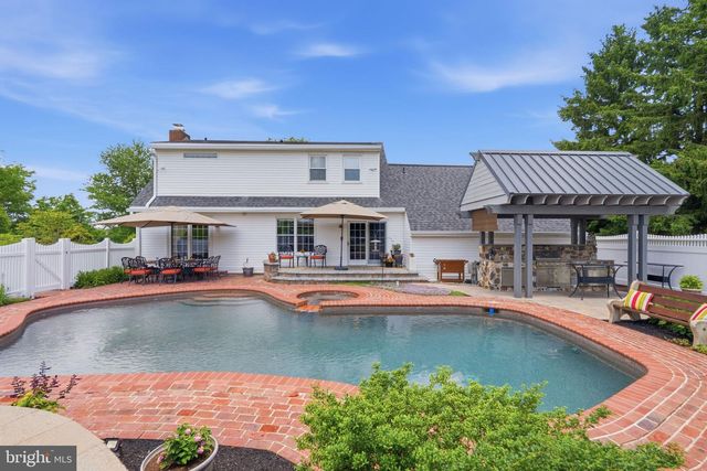 63 W LINFIELD TRAPPE RD, Royersford, PA 19468
