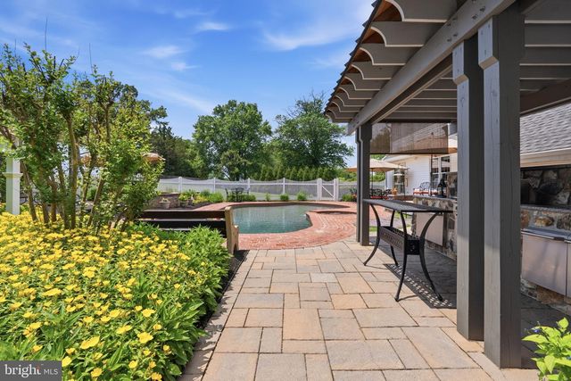 63 W LINFIELD TRAPPE RD, Royersford, PA 19468