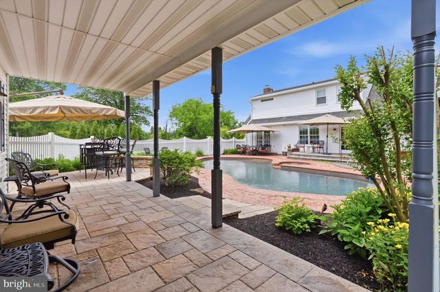 63 W LINFIELD TRAPPE RD, Royersford, PA 19468