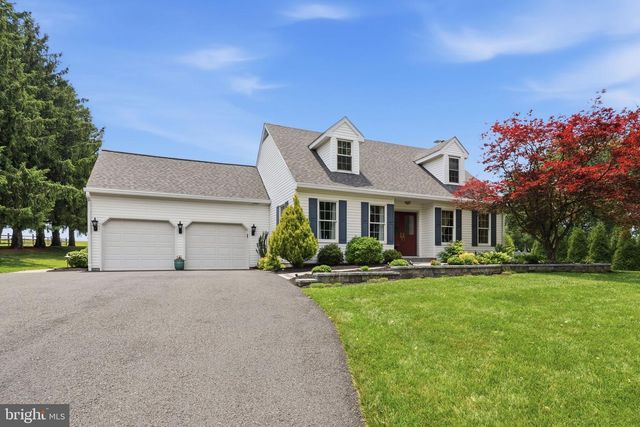 63 W LINFIELD TRAPPE RD, Royersford, PA 19468