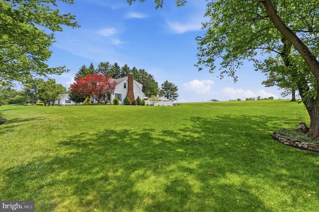 63 W LINFIELD TRAPPE RD, Royersford, PA 19468