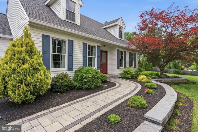 63 W LINFIELD TRAPPE RD, Royersford, PA 19468