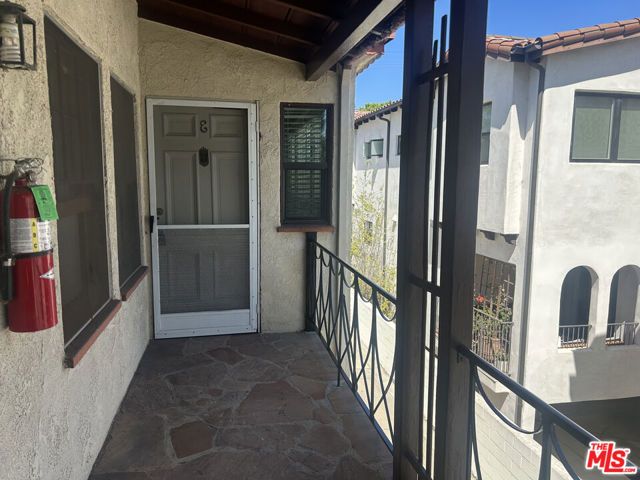 4054 Madison Avenue E, Culver City, CA 90232