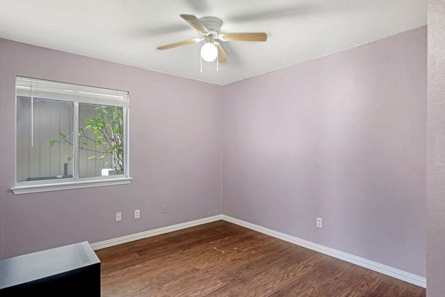 1001 Apple Cross DR, Pflugerville, TX 78660