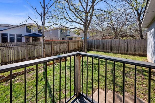 1001 Apple Cross DR, Pflugerville, TX 78660