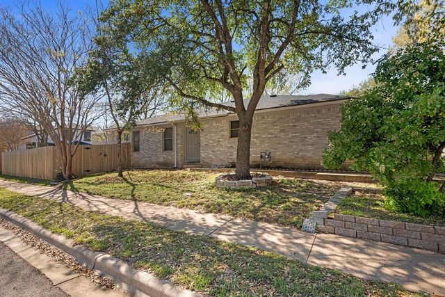 1001 Apple Cross DR, Pflugerville, TX 78660