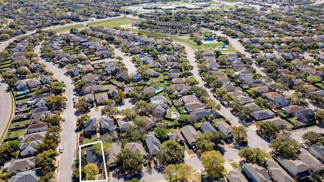 1001 Apple Cross DR, Pflugerville, TX 78660