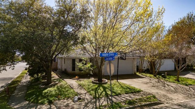 1001 Apple Cross DR, Pflugerville, TX 78660