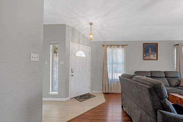 1001 Apple Cross DR, Pflugerville, TX 78660