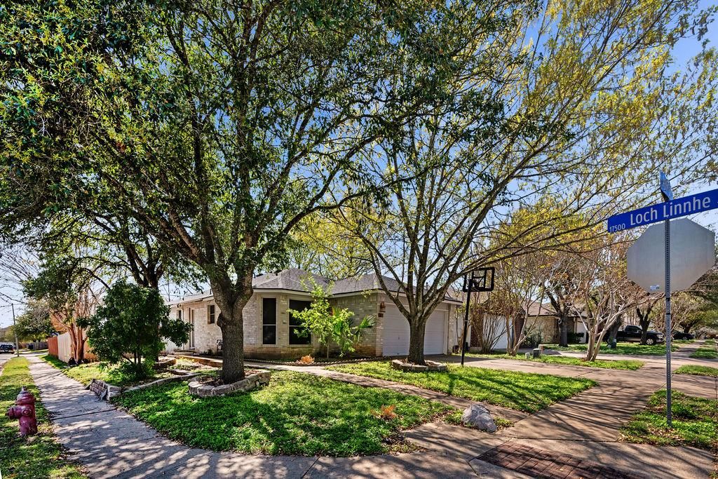 1001 Apple Cross DR, Pflugerville, TX 78660