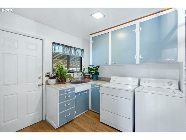 2045 TUALATIN St, St Helens, OR 97051