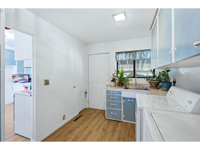 2045 TUALATIN St, St Helens, OR 97051