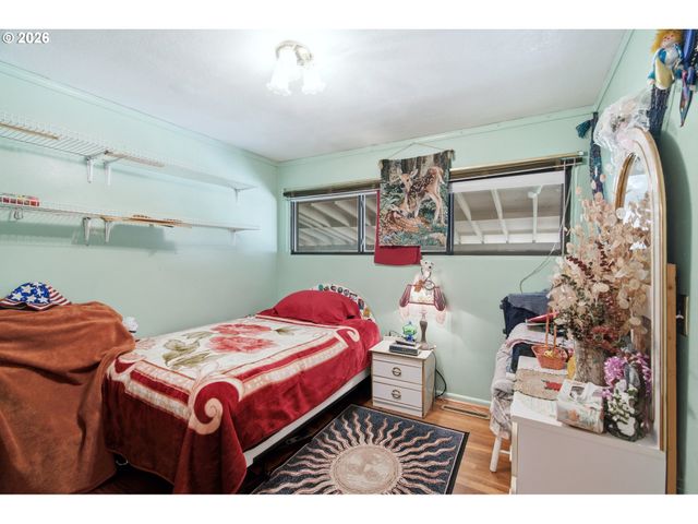 2045 TUALATIN St, St Helens, OR 97051