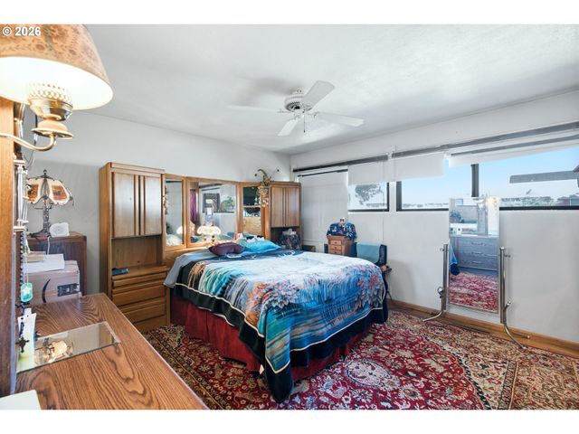 2045 TUALATIN St, St Helens, OR 97051