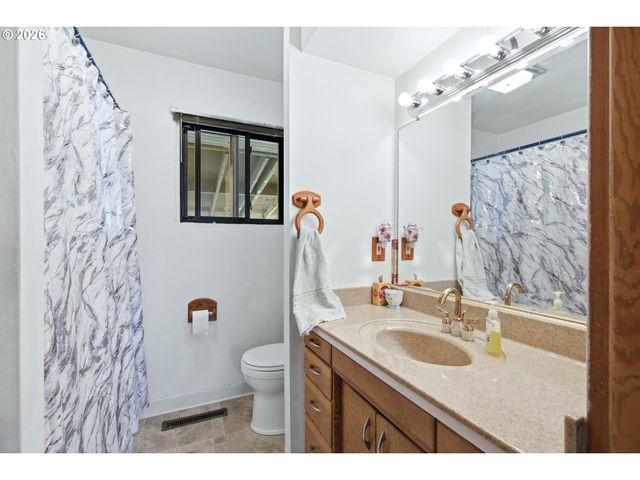 2045 TUALATIN St, St Helens, OR 97051