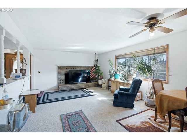 2045 TUALATIN St, St Helens, OR 97051