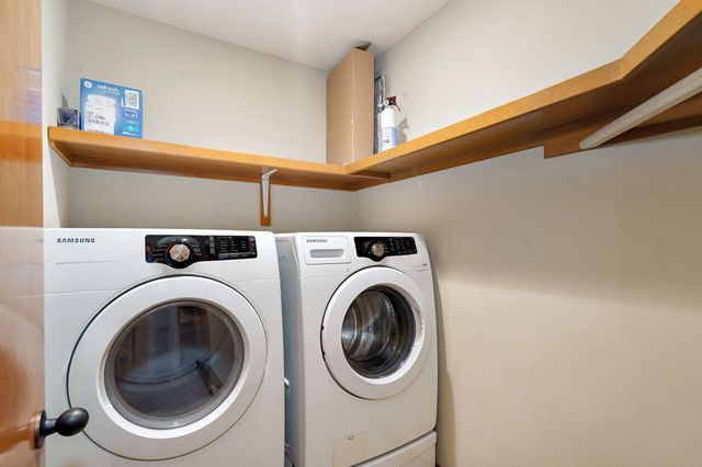 869 E Sparrow Road, Nixa, MO 65714