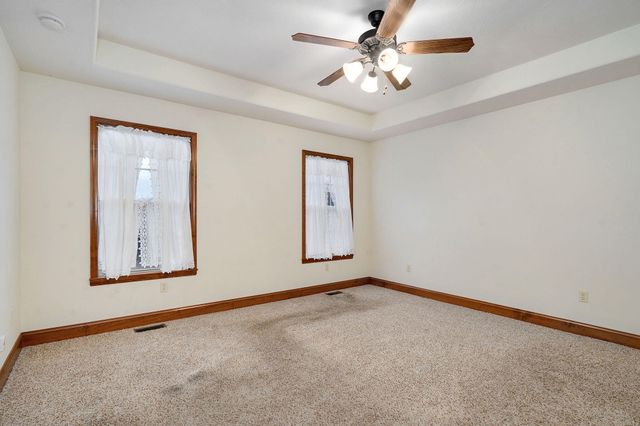 869 E Sparrow Road, Nixa, MO 65714