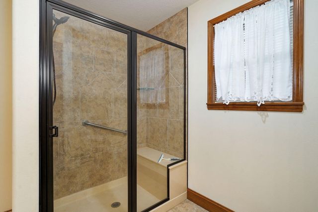 869 E Sparrow Road, Nixa, MO 65714