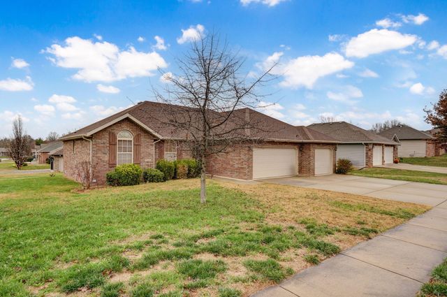 869 E Sparrow Road, Nixa, MO 65714