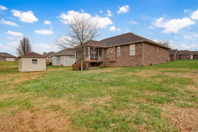 869 E Sparrow Road, Nixa, MO 65714