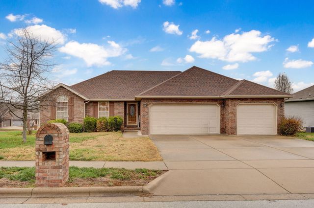 869 E Sparrow Road, Nixa, MO 65714