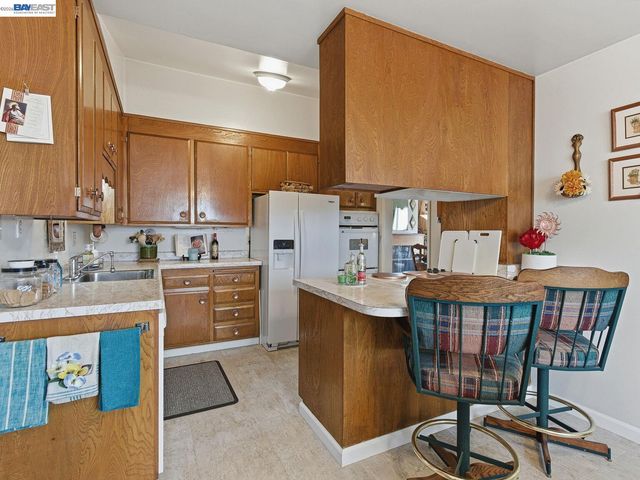 836 Hawthorne Dr, Rodeo, CA 94572