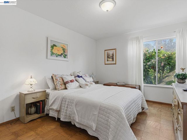 836 Hawthorne Dr, Rodeo, CA 94572