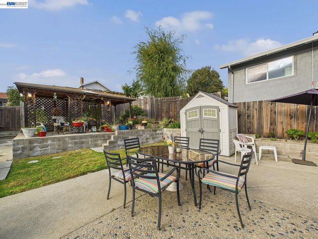 836 Hawthorne Dr, Rodeo, CA 94572