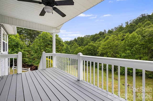 100 Woven Cloud Lane, Waynesville, NC 28785