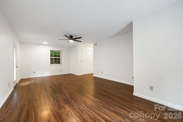 100 Woven Cloud Lane, Waynesville, NC 28785