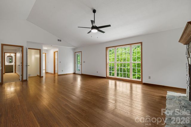 100 Woven Cloud Lane, Waynesville, NC 28785